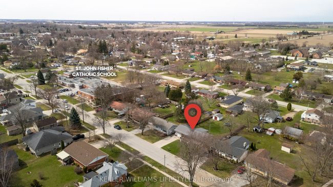 60 Main St S, House other with 3 bedrooms, 2 bathrooms and 4 parking in Forest ON | Image 4