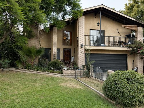 100 Heatherwood Ct, Porterville, CA, 93257-1609 | Card Image