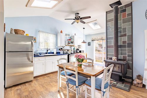 5 Surfway S, Calverton, NY, 11933-1273 | Card Image
