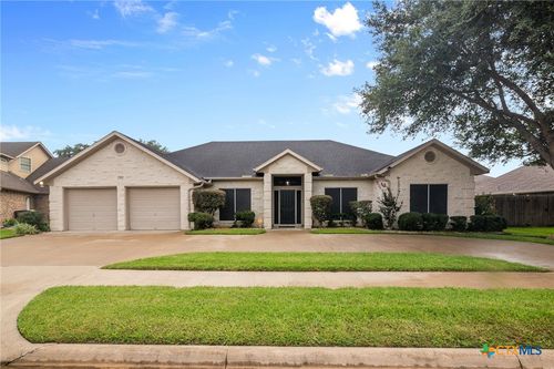 204 Crosswind Dr, Victoria, TX, 77904-3438 | Card Image