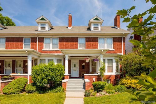 28-750 Delaware St, Detroit, MI, 48202-2450 | Card Image