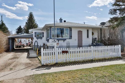 230 Centre Street, Lomond, AB, T0L1G0 | Card Image