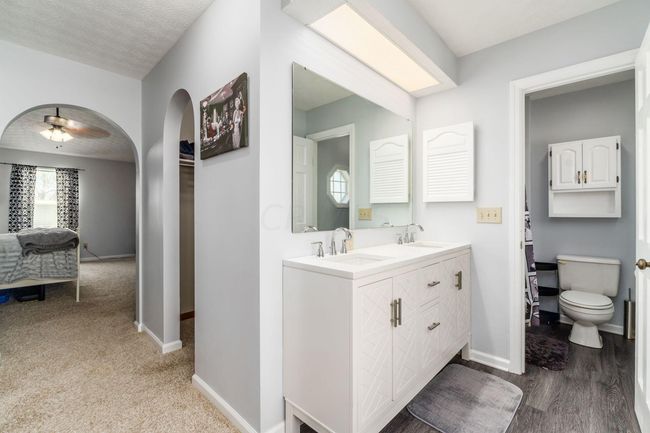 Owner's Bathroom | Image 30