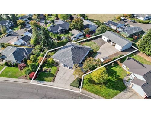 1085 Deer Run Ln, Woodburn, OR, 97071-5874 | Card Image