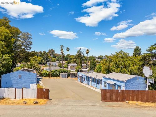 121 Lincoln Rd W, Vallejo, CA, 94590-7875 | Card Image