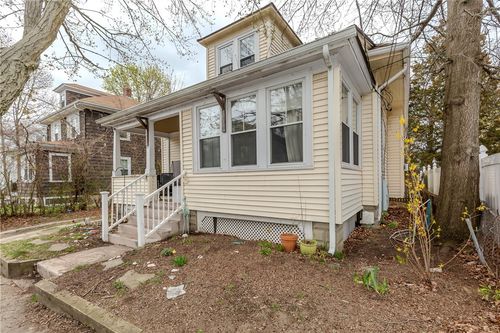 18 Bow St, Cranston, RI, 02905-3406 | Card Image