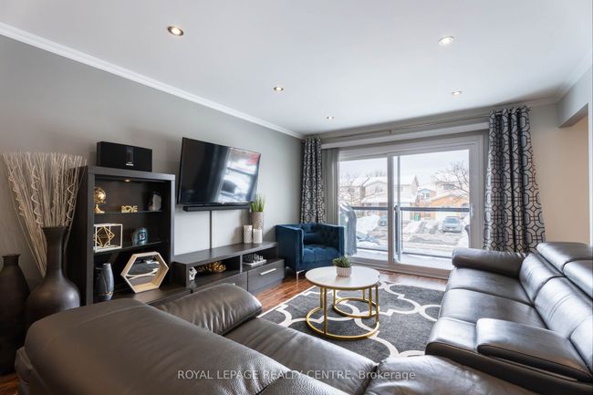 110 Simmons Blvd, House attached with 6 bedrooms, 3 bathrooms and 4 parking in Brampton ON | Image 4