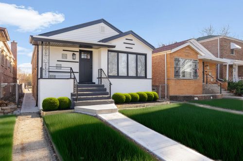 8549 S Indiana Ave, Chicago, IL, 60619-5622 | Card Image