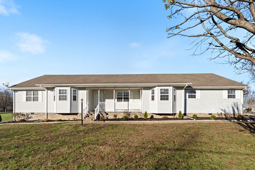 130 Osco Dr, Hohenwald, TN, 38462-3302 | Card Image