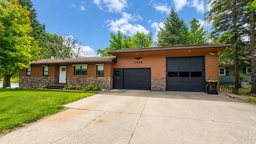 1336 Lucia Ave, Fairmont, MN, 56031-1577 | Card Image