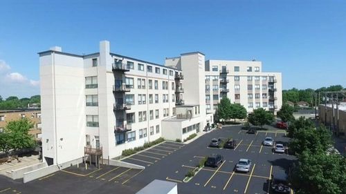 apt-308-2451 W Howard St, Chicago, IL, 60645-1573 | Card Image