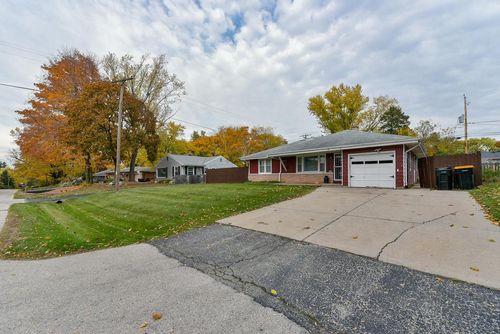 7680 N 44th Street, Brown Deer, WI, 53223 | Card Image