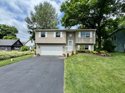 315 Maplewood Dr, Lakemoor, IL, 60051-8897 | Card Image