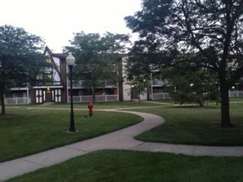 apt-9-105 Gregory St, Aurora, IL, 60504-4131 | Card Image