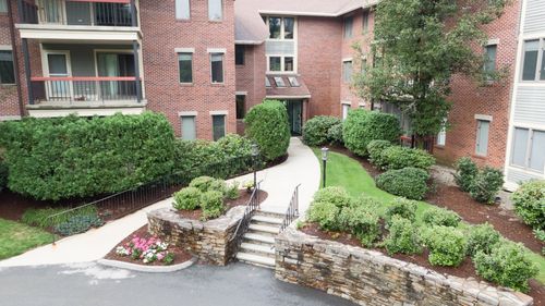 511-770 Salisbury St, Worcester, MA, 01609-1169 | Card Image