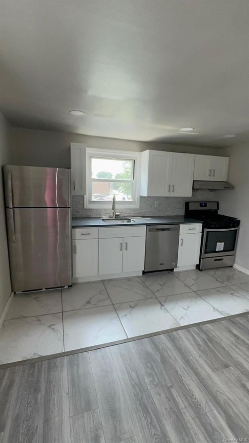 14 Jean Dr, North Babylon, NY, 11703-3208 | Card Image