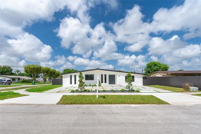 1920 Sw 87th Pl, House other with 4 bedrooms, 3 bathrooms and null parking in Miami FL | Image 1