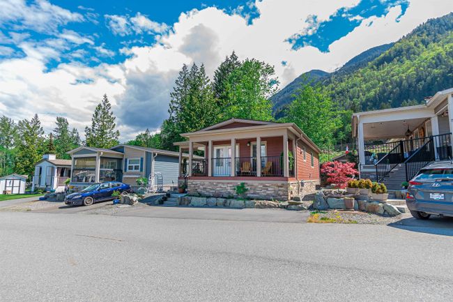 52 - 53480 Bridal Falls Road, House other with 2 bedrooms, 2 bathrooms and 2 parking in Rosedale BC | Image 3