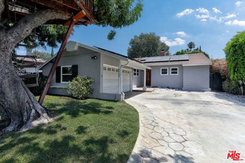 6928 Vanscoy Ave, North Hollywood, CA, 91605-5332 | Card Image