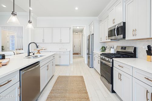 198 Blaze Blvd, Freeport, FL, 32439-2384 | Card Image