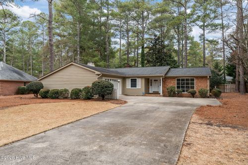 220 Westchester Cir, Pinehurst, NC, 28374-9529 | Card Image