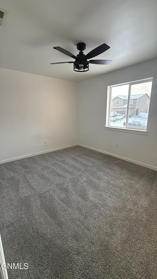 13717 Kristina St, Williston, ND, 58801-5199 | Card Image