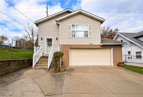 1833 29th St Nw, Canton, OH, 44709-3214 | Card Image