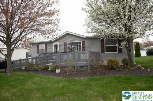 1237 Valley Forge Dr, WALNUTPORT, PA, 18088-3004 | Card Image