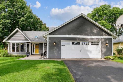 8613 Penn Ave N, Brooklyn Park, MN, 55443-3714 | Card Image
