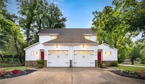 574 S Sang Ave, Fayetteville, AR, 72701-6270 | Card Image