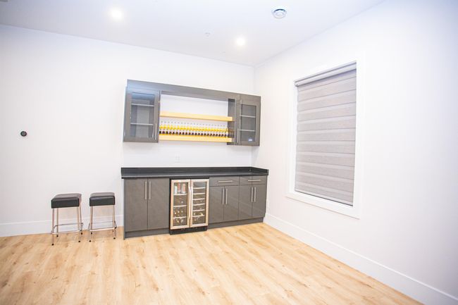 21661 Ridgeway Cres, House other with 8 bedrooms, 8 bathrooms and 6 parking in Maple Ridge BC | Image 22