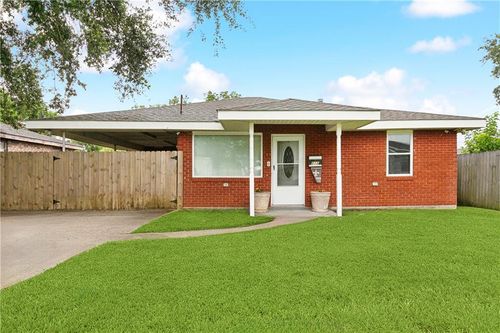 212 7th St, Bridge City, LA, 70094-3218 | Card Image