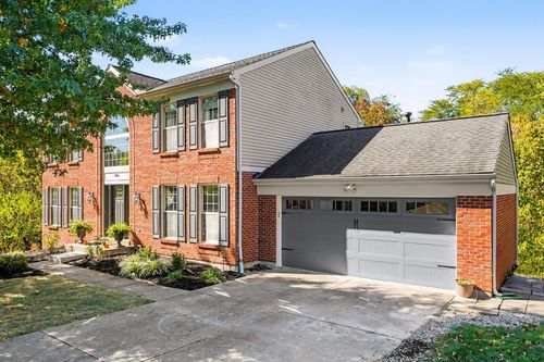 686 Meadow Wood Dr, Crescent Springs, KY, 41017-4617 | Card Image