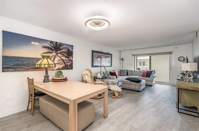 Spacious open living area | Image 5