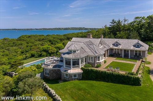 7 Clay Pit Ln, Aquinnah, MA, 02535-1411 | Card Image