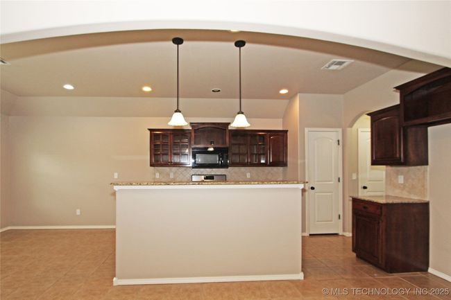 4520 S 204 Th East Ave, House other with 4 bedrooms, 2 bathrooms and null parking in Broken Arrow OK | Image 8