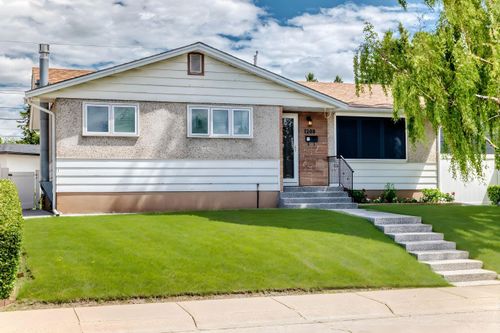 1208 Mackid Rd Ne, Calgary, AB, T2E6B1 | Card Image