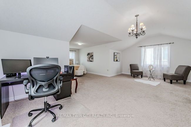 135 Harding St, House other with 3 bedrooms, 3 bathrooms and 1 parking in Kitchener ON | Image 25