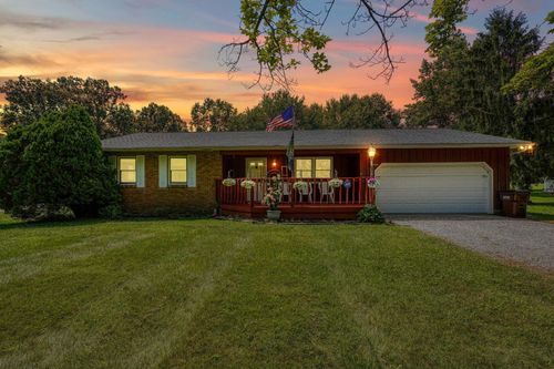 235 Needles Dr Sw, Pataskala, OH, 43062-8432 | Card Image