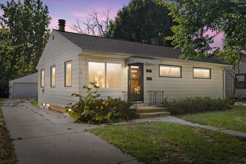 7639 W Palmetto Ave, MILWAUKEE, WI, 53218-3747 | Card Image