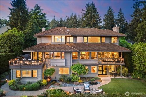 8297 Se 82nd St, Mercer Island, WA, 98040-5653 | Card Image
