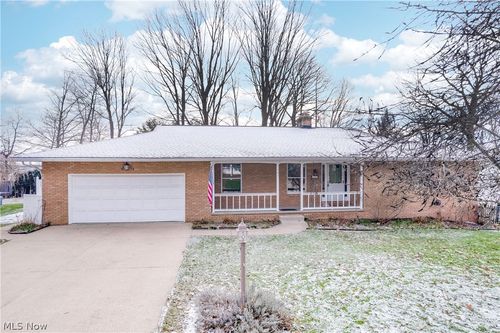 537 Park Ridge Dr, Munroe Falls, OH, 44262-1425 | Card Image