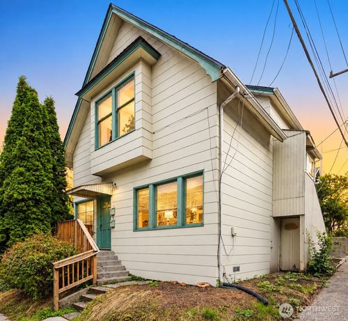 1717 E Thomas St, Seattle, WA, 98112-5122 | Card Image