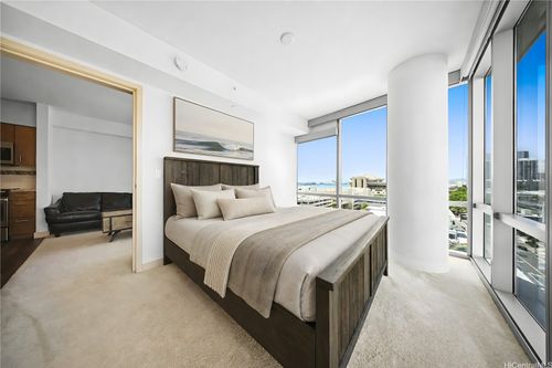 1111-555 South Street, Honolulu, HI, 96813 | Card Image