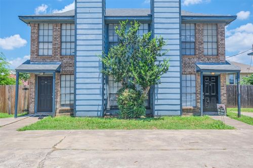 1028 Mckinley St, Benbrook, TX, 76126-3490 | Card Image