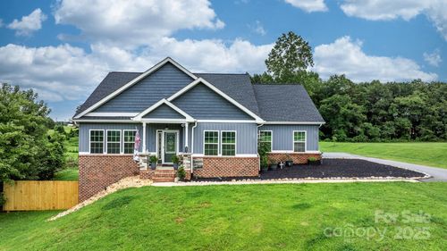111 Pinewood Rd, Granite Falls, NC, 28630-1114 | Card Image