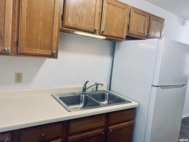 1-4 - 1010 & 1012 W Lee Avenue, Home with 0 bedrooms, 0 bathrooms and 8 parking in Marion IL | Image 8