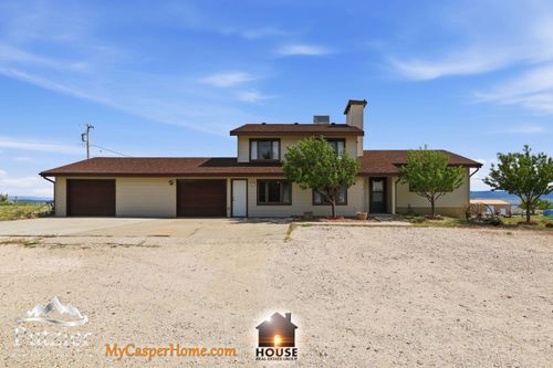 4153 &amp; 4121 Cole Creek Road, Evansville, WY, 82636 | Card Image