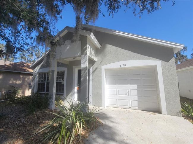 6728 Summer Haven Drive, House other with 3 bedrooms, 2 bathrooms and null parking in Riverview FL | Image 2
