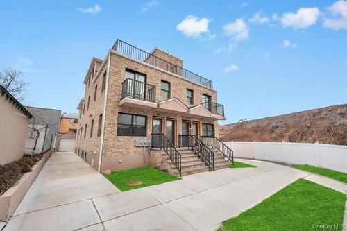 38-22 56th St, Woodside, NY, 11377 | Card Image